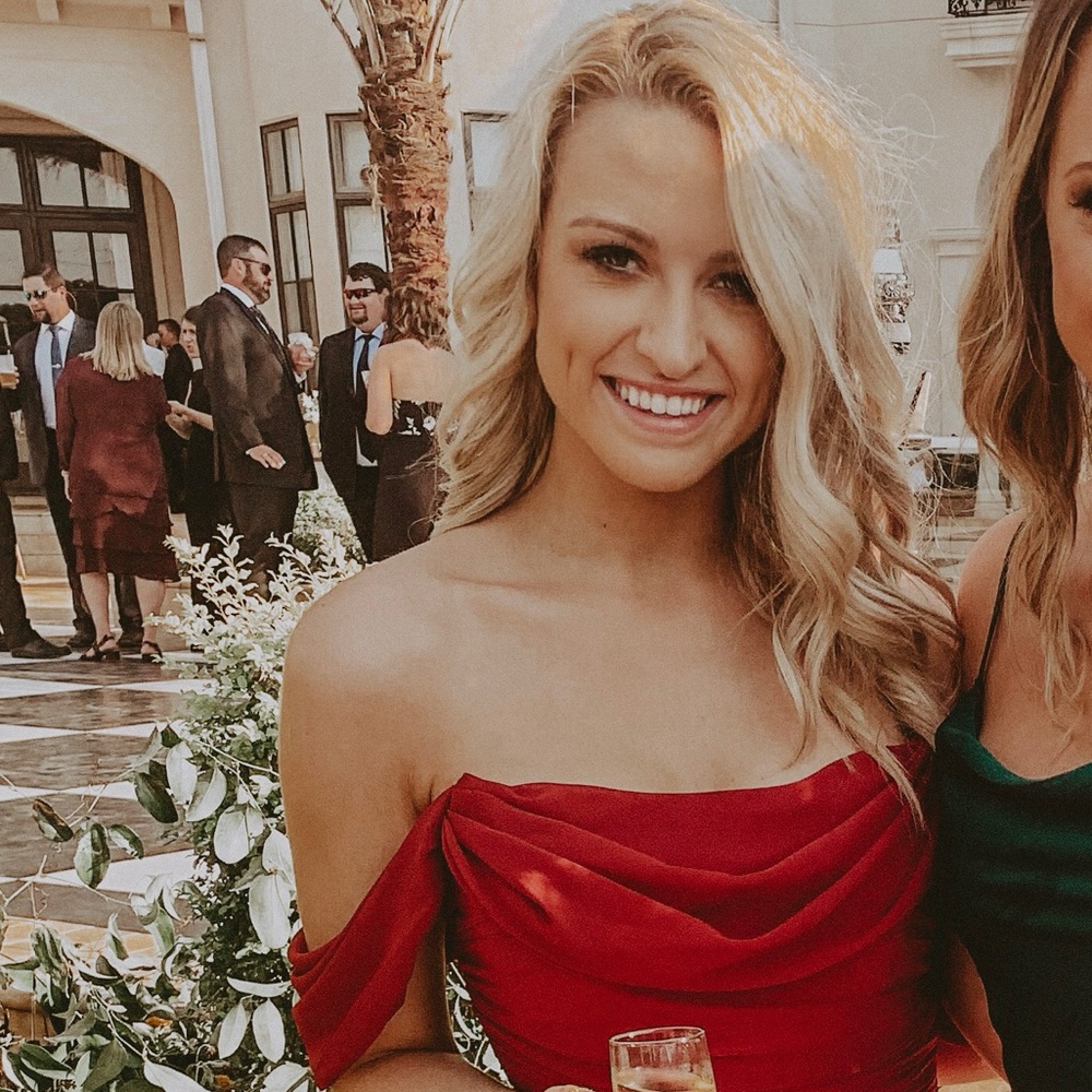 Meet your Posher, Alexis